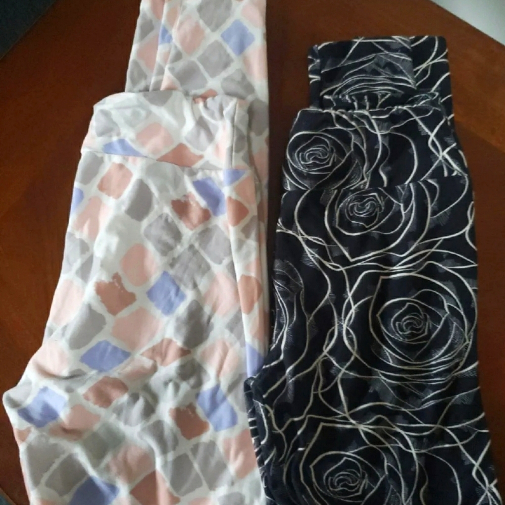 2 PAIRS OF OS hard to find prints LULAROE LEGGINGS